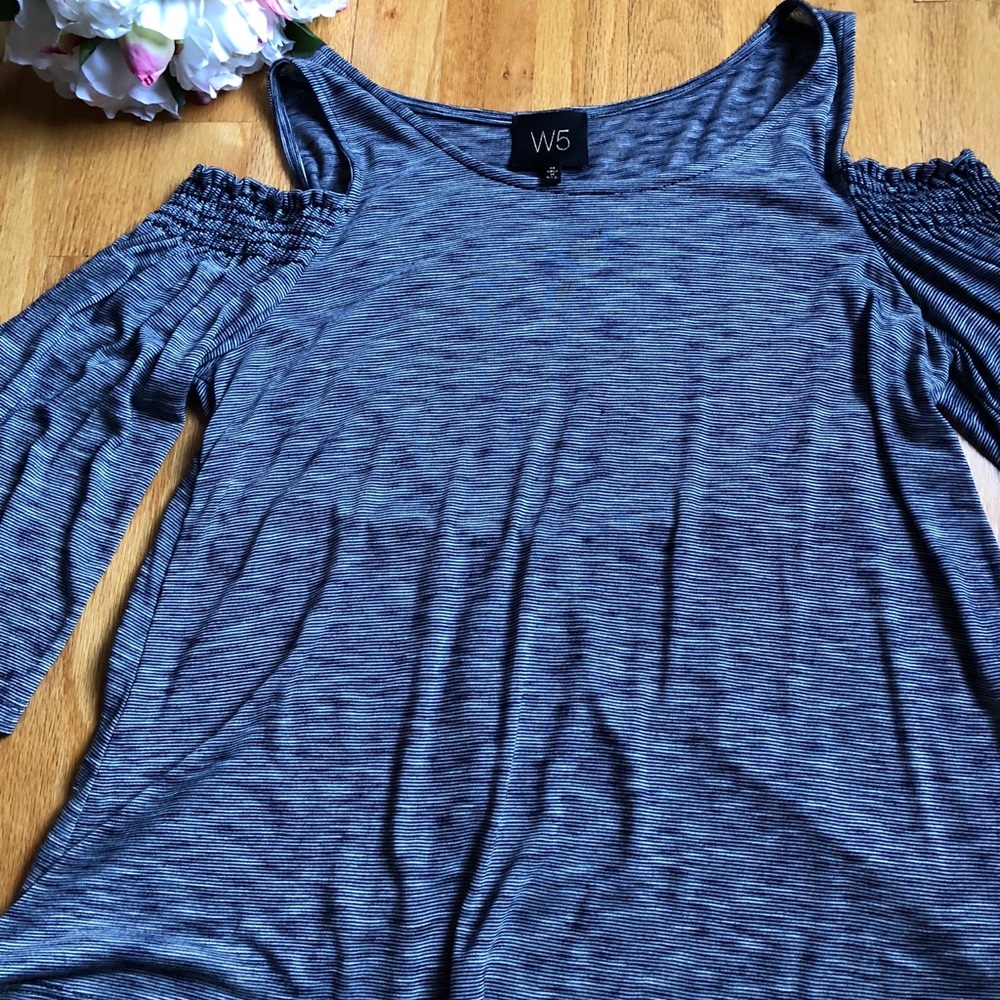 Cold shoulder top
